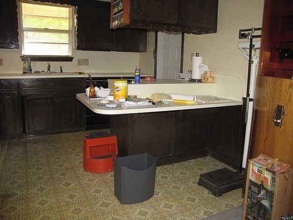 5th image of 2609 Larkspur Ln