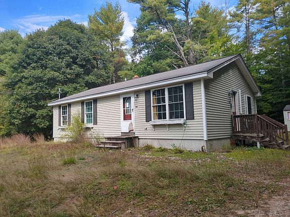 2nd image of 140 Sebago Rd