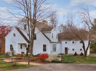 163 Skyview Ln, New Canaan, CT 06840