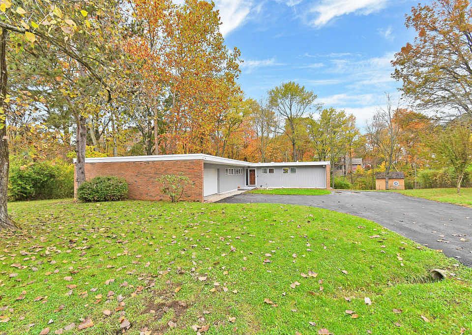 1st image of 233 Deer Trail Ct