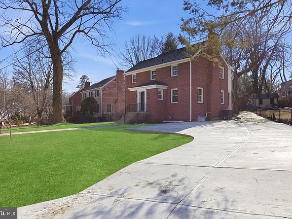 3rd image of 311 Ellsworth Dr