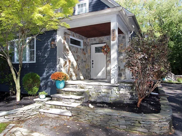 427 Bedford St, Lakeville, MA 02347