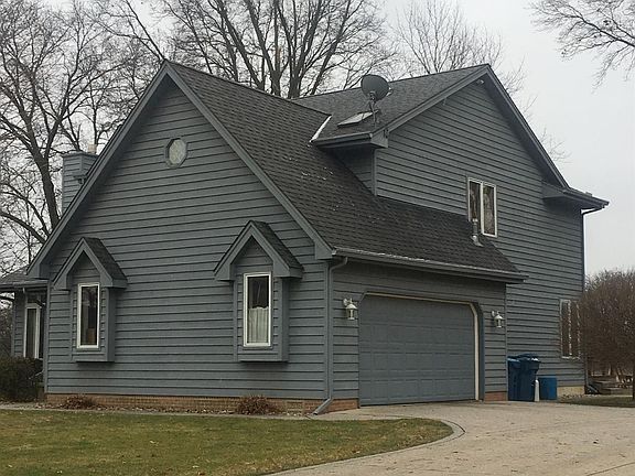 3rd image of 208 Eastwood Dr