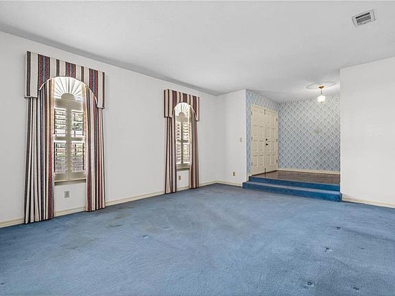 4th image of 4167 Skywood Ln