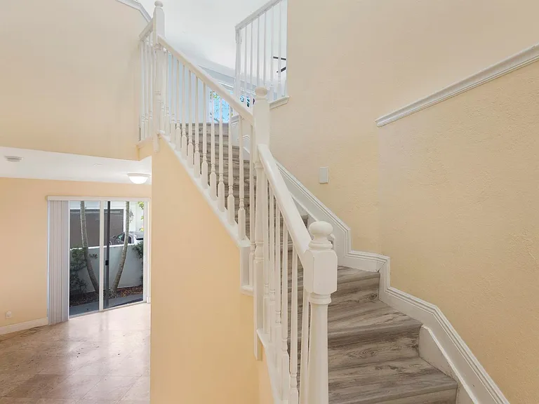 3028 Waterside Cir — Photo 5