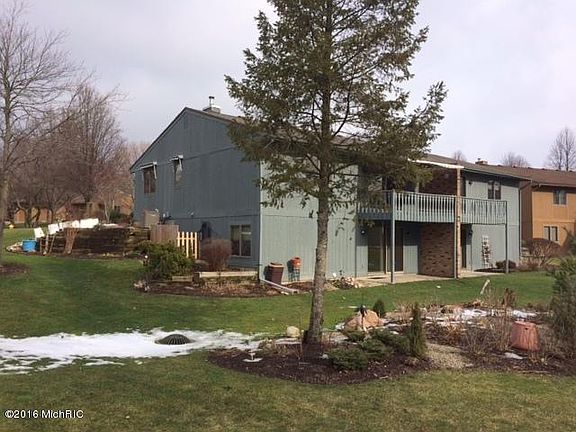 3rd image of 2068 Cranbrook Dr NE