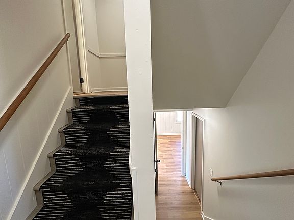 5th image of 352 Henson Ave
