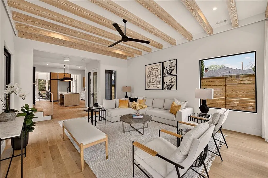 5 bed, 4.5 bath, 3920 sqft, $15,000 — Photo 3