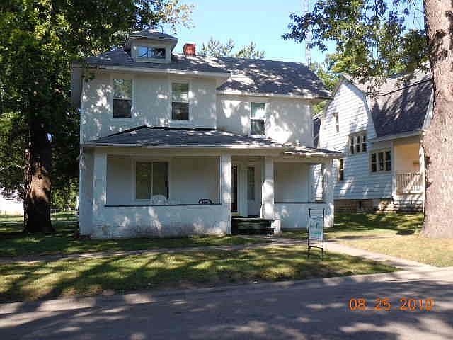 1st image of 343 S Rosewood Ave