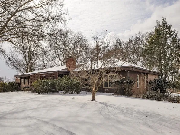 4526 Evergreen Dr, Jeannette, PA 15644