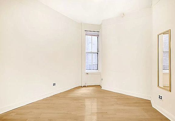 3rd image of 334 E 94th St #5CC
