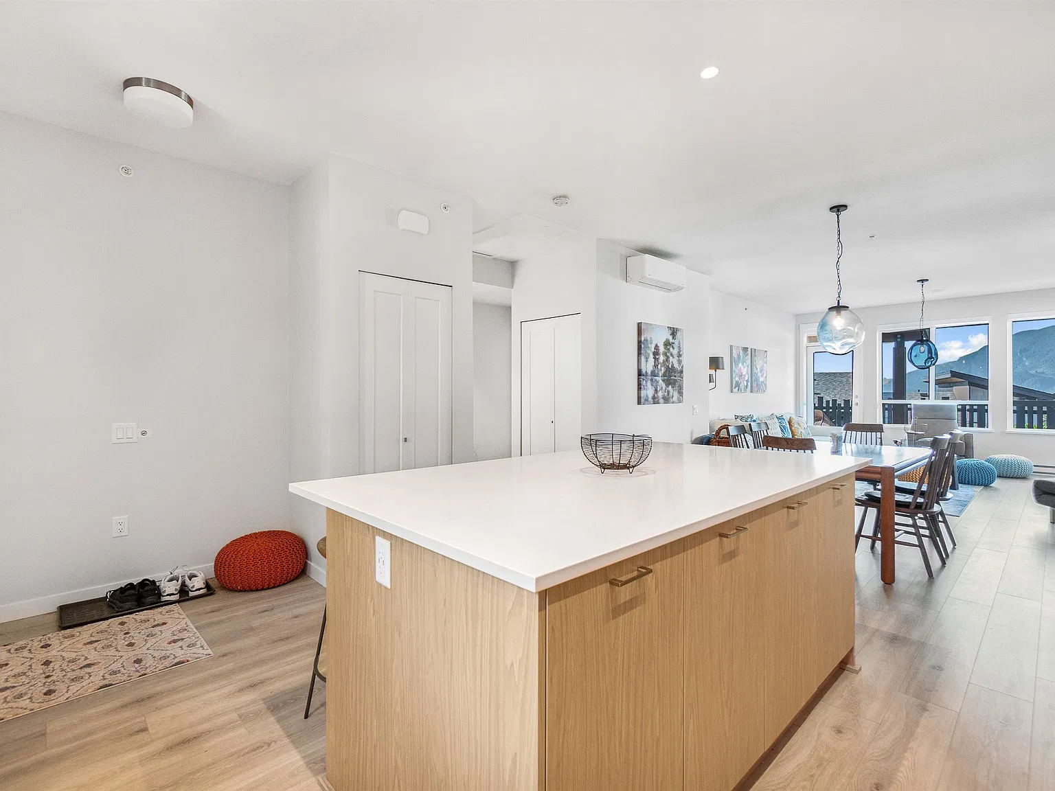 2 bed, 1200 sqft, $4,495 — Photo 4
