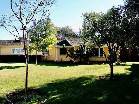 3rd image of 864 Briarwood Way