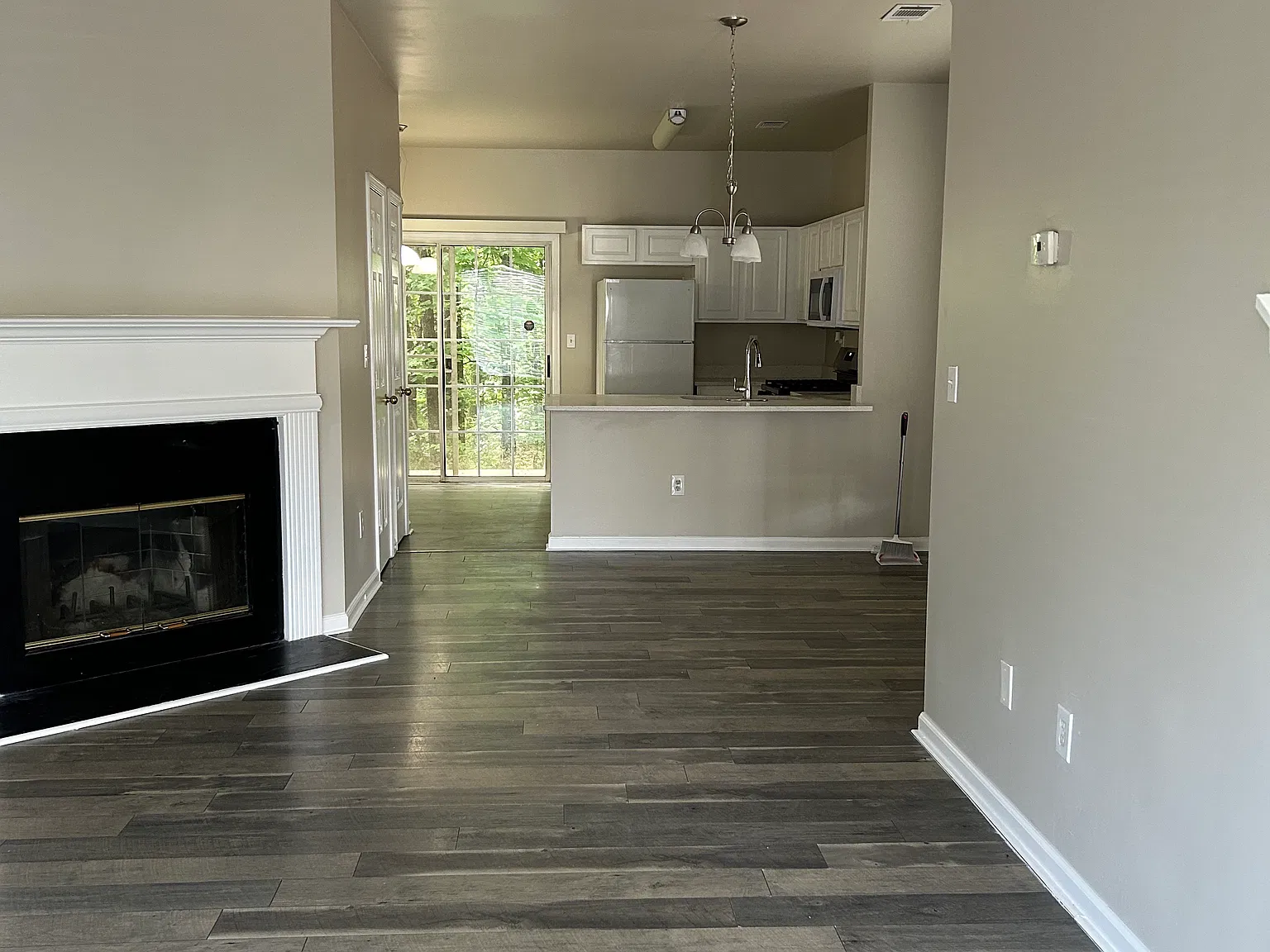 2 bed, 1228 sqft, $1,800 — Photo 4
