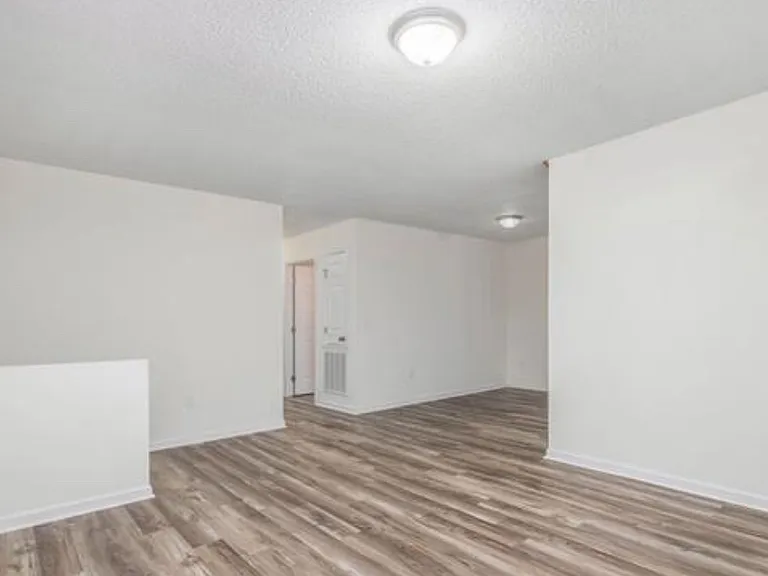 1816 Azalea Ave — Photo 3