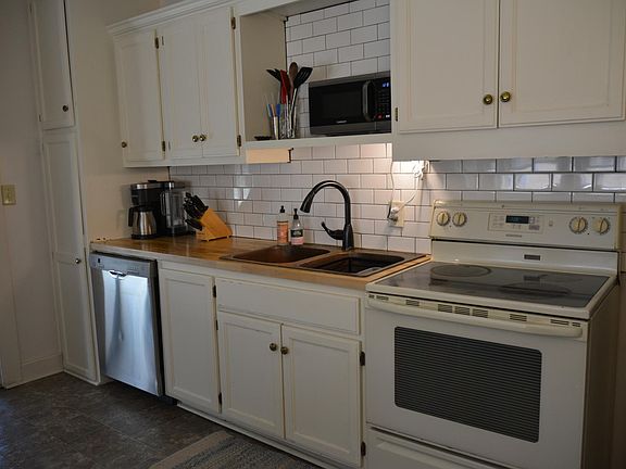 3rd image of 2622 Polk St NE #2