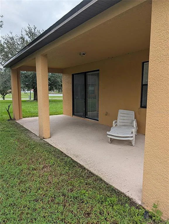 3 bed, 2.0 bath, 2161 sqft, $2,350 — Photo 2