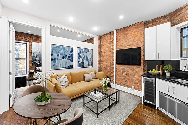 Rented by Douglas Elliman | media 20