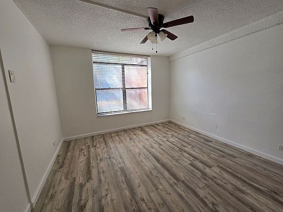 4th image of 3730 Inverrary Dr APT 1I