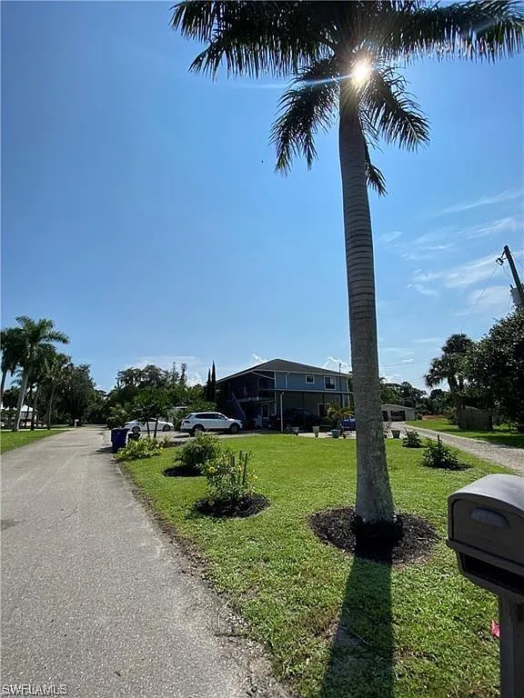 2 bed, 1.0 bath, 900 sqft, $1,800 — Photo 3