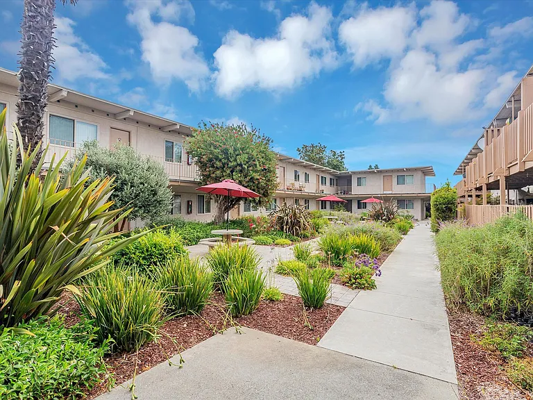 Plum Street Garden Apartments 501 Plum St Capitola, CA 95010 — Photo 13