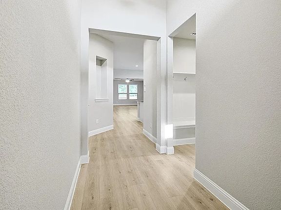 2nd image of 2169 Knightsbridge Rd