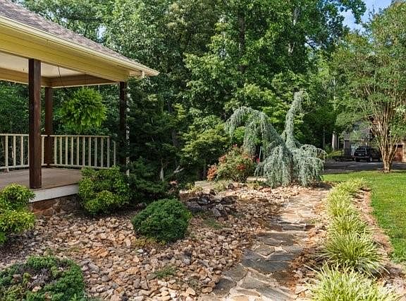 5th image of 4013 Carlton Dr #1
