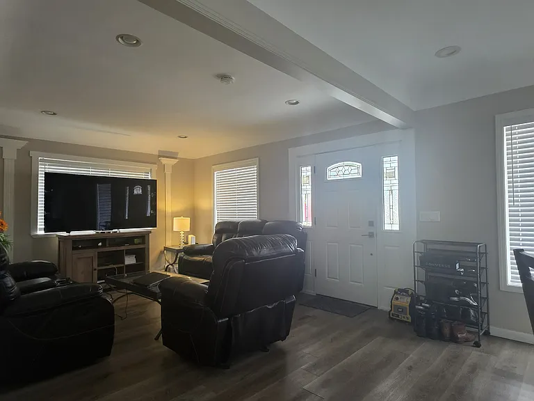 8135 SE Ogden St — Photo 12