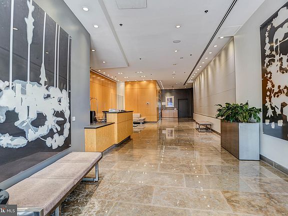 3rd image of 6820 Wisconsin Ave APT 7008