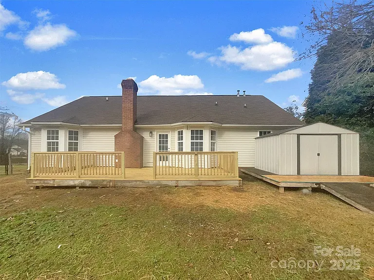 121 Shining Armor Ct — Photo 15