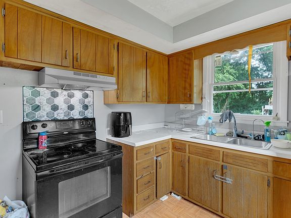 4th image of 417 Harwell Dr