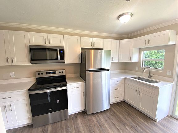 3rd image of 3230 Thomasson Dr #D