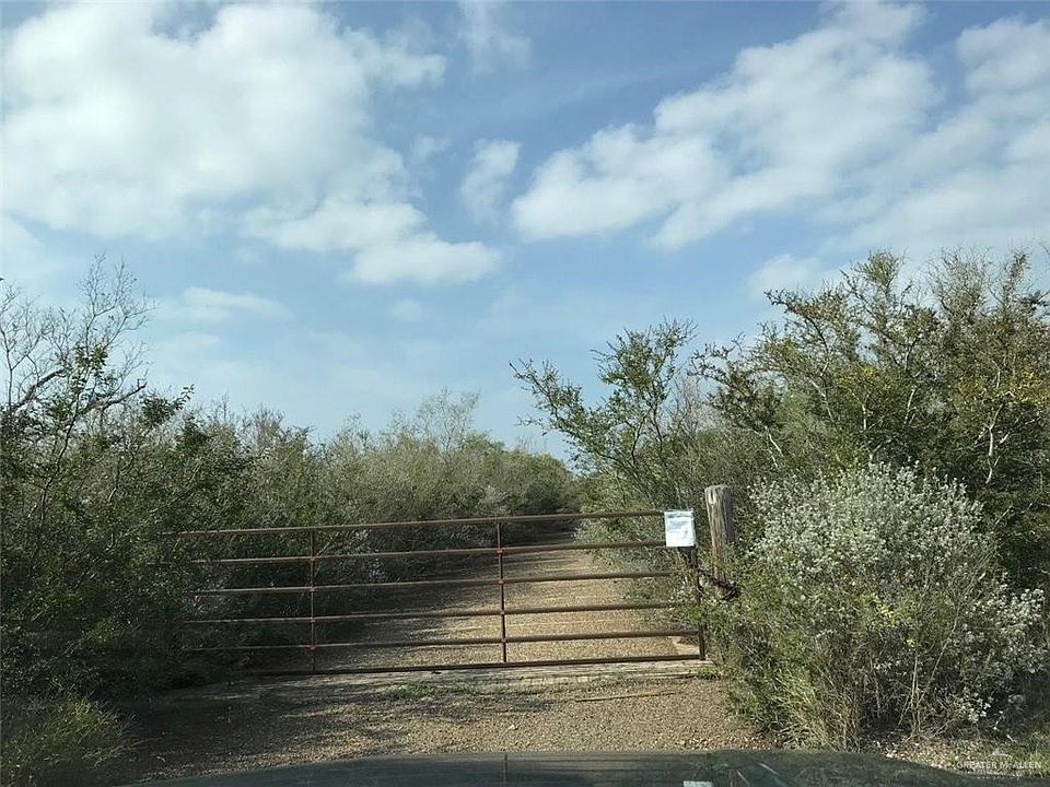 2nd image of 293 N Fm 3167 St