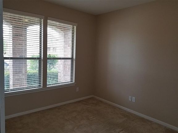 Breakfast Room Is A Large Size That Is Great For Casual Dining.