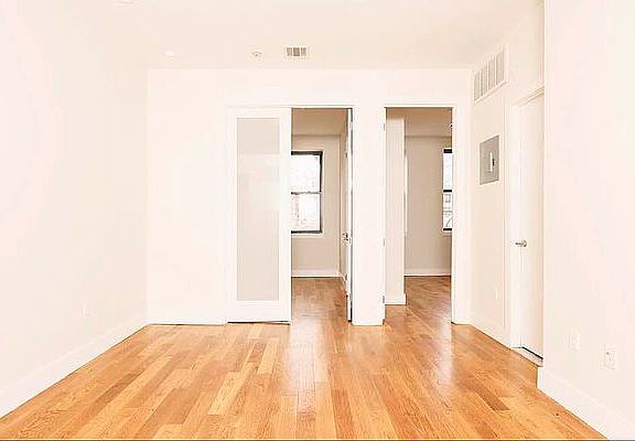 2nd image of 736 Dekalb Ave #2H