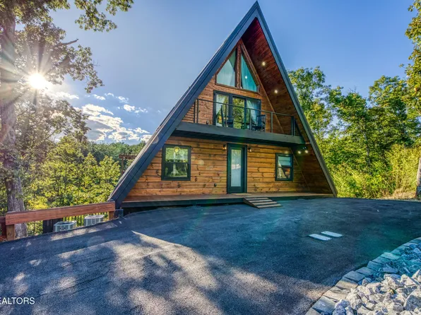 2101 Wingspan Dr, Sevierville, TN 37876