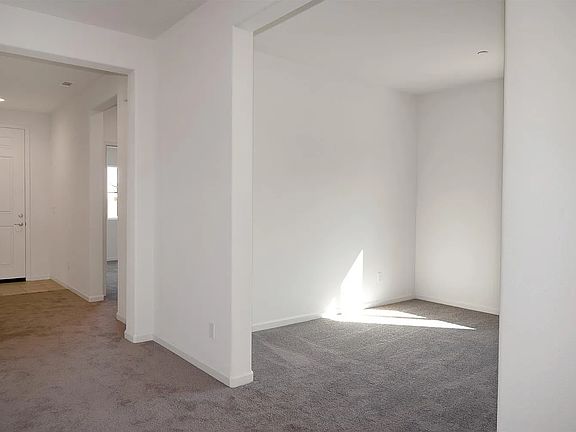 4th image of 517 Betten Ct