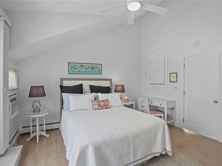 26 Narragansett Ave #4 — Photo 20
