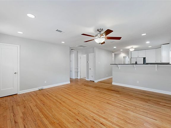 5th image of 4604 Evans Ave #A