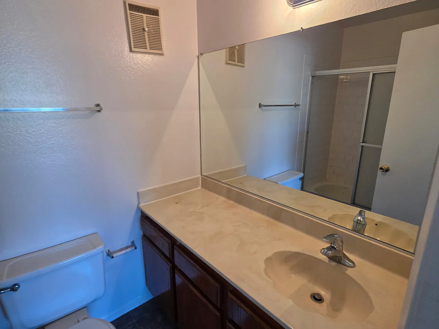 2 bed, 950 sqft, $2,550 — Photo 2