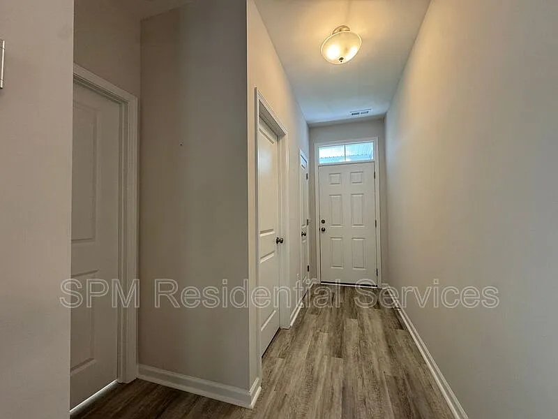 3 bed, 2.0 bath, 1504 sqft, $2,295 — Photo 3