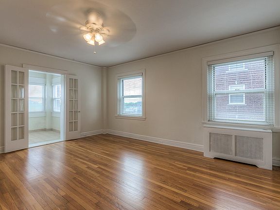 3rd image of 420 E Armour Blvd APT 2SW