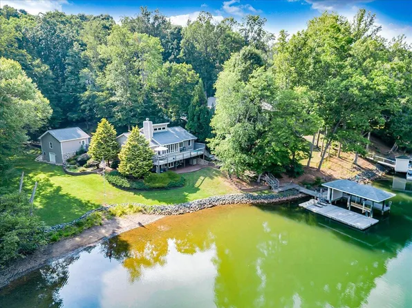 2298 Kemp Ford Rd, Union Hall, VA 24176