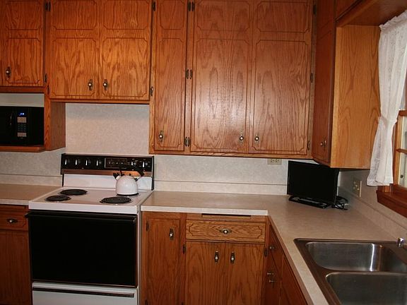 3rd image of 610 Lincoln Ave S