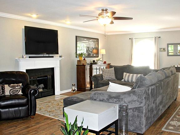 4th image of 1509 Randall Park Dr