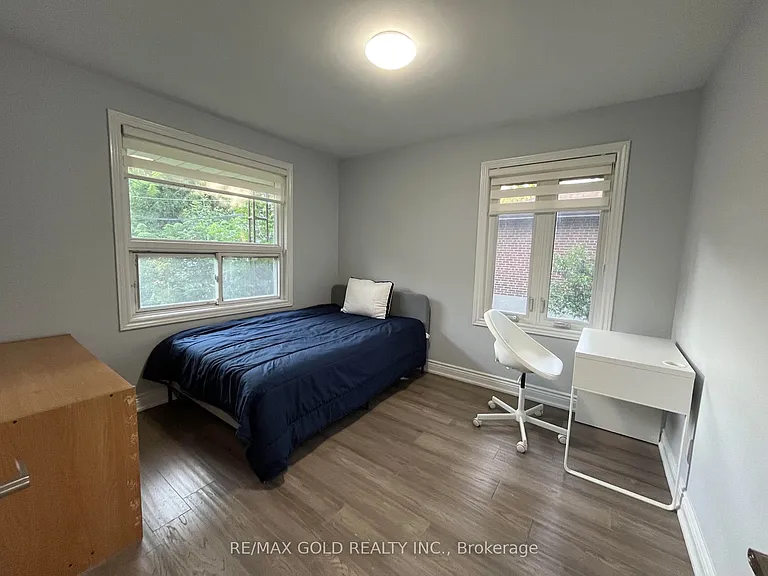 30 Moynes Ave — Photo 17