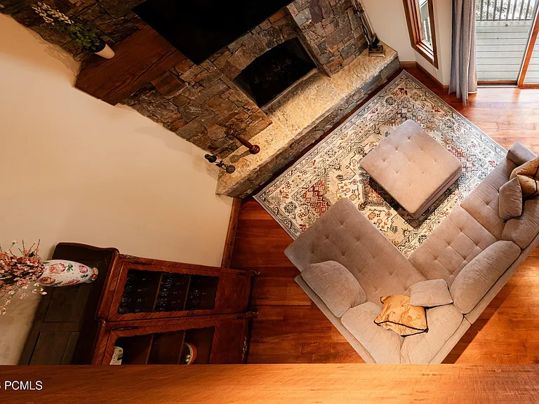 1525 Lakeside Cir — Photo 47