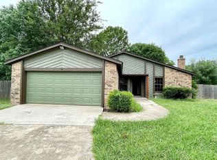 1722 Wildewood Dr, Ardmore, OK 73401