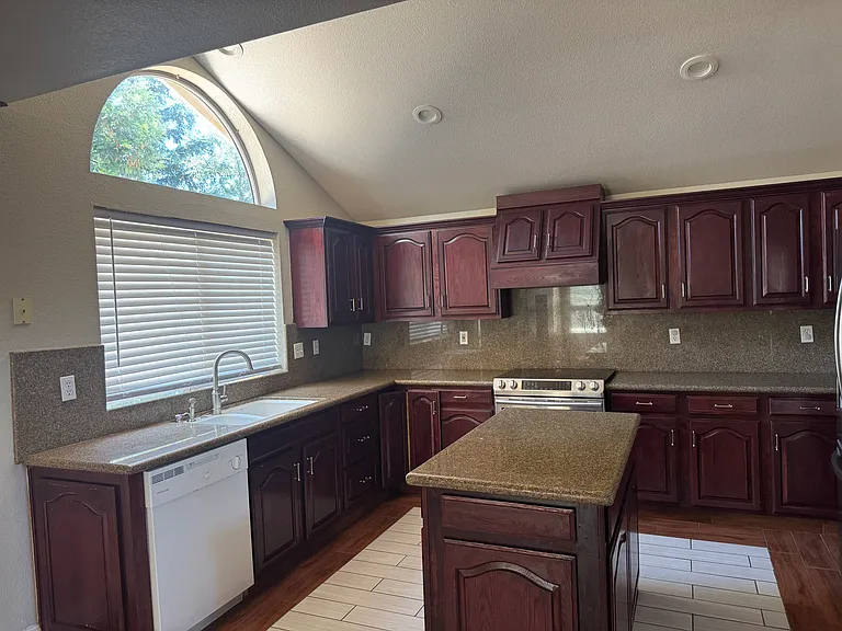 1111 Fremont Ave — Photo 13