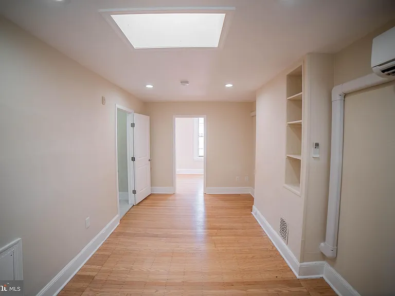 257 S 21st St #3F — Photo 2
